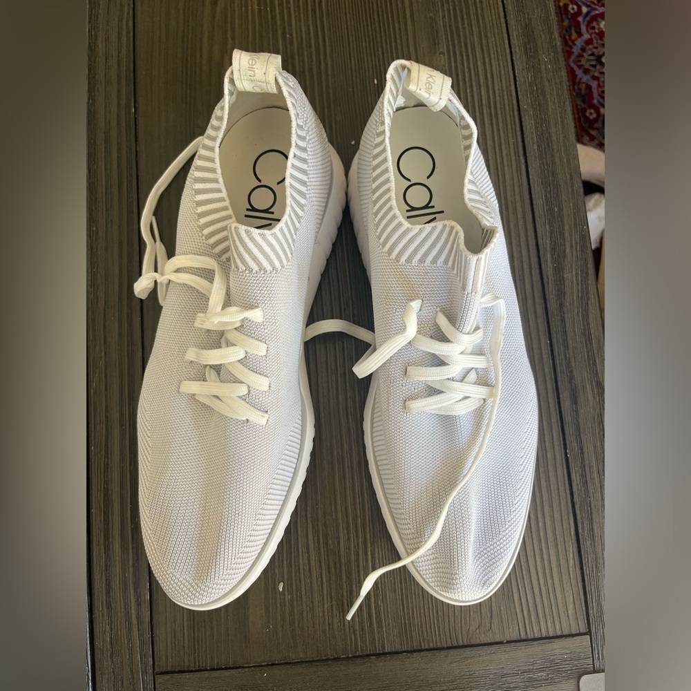 Calvin Klein size 10 men knit white shoes